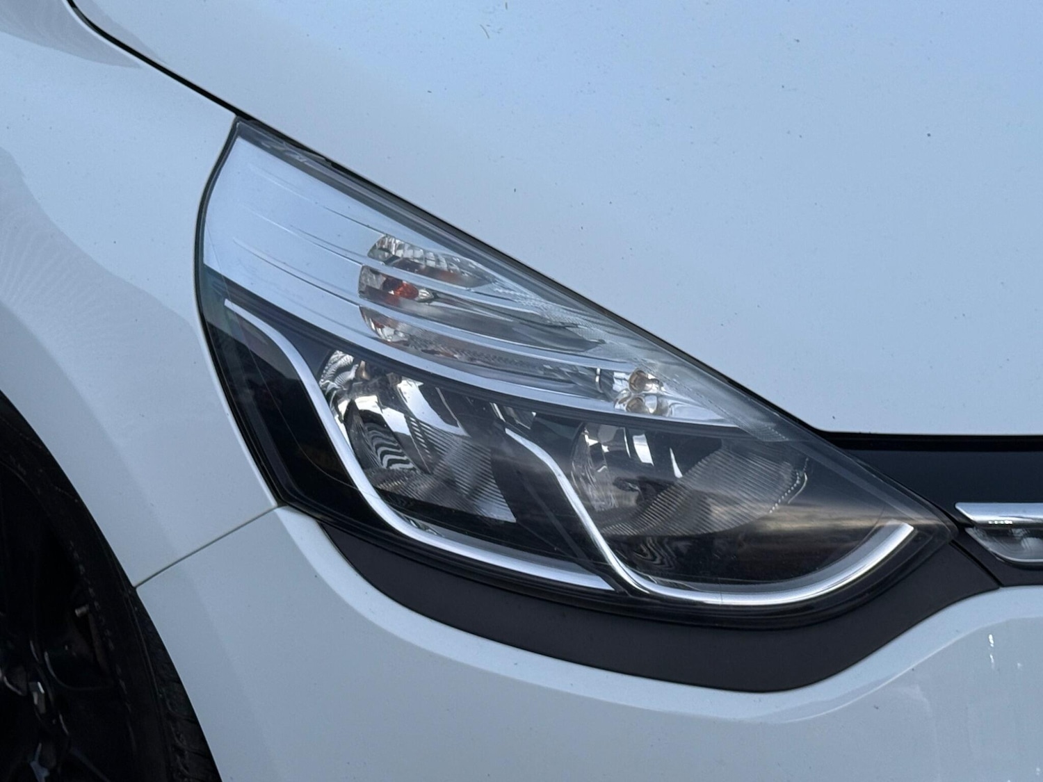 Used Renault Clio 2015 for sale - 76759505: Photo 16