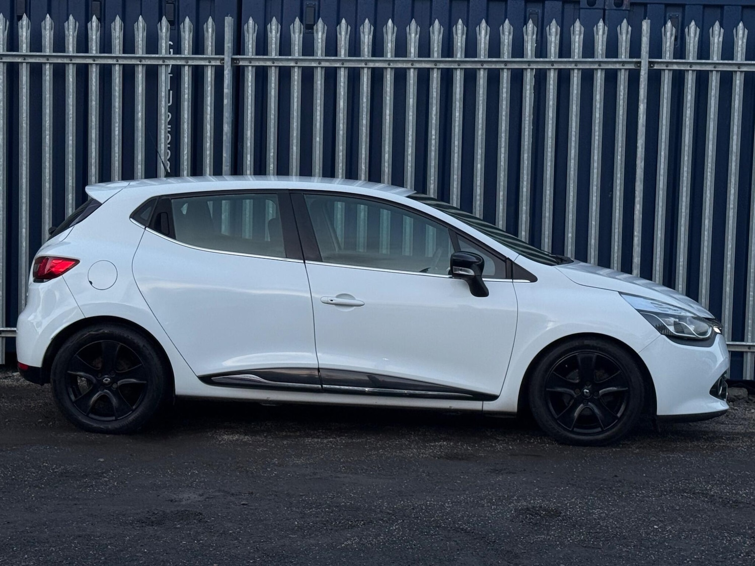 Used Renault Clio 2015 for sale - 76759505: Photo 6