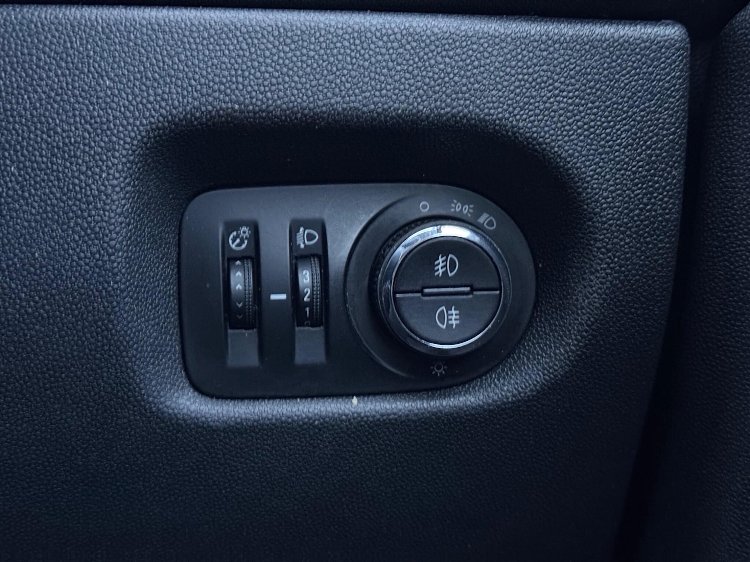 Used Vauxhall Corsa for sale - 77597739: Photo 25