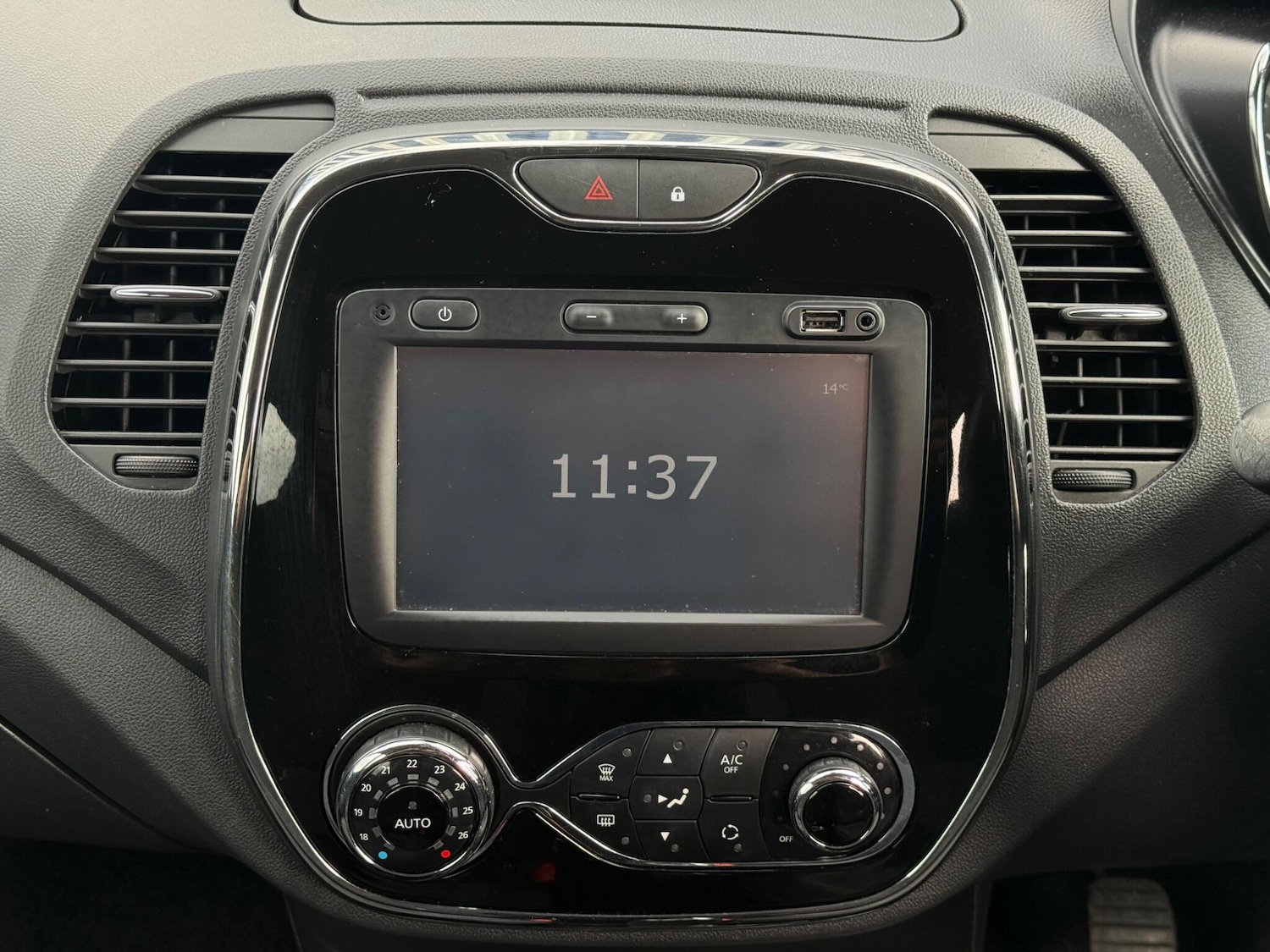 Used Renault Captur 2016 for sale - 76681965: Photo 17