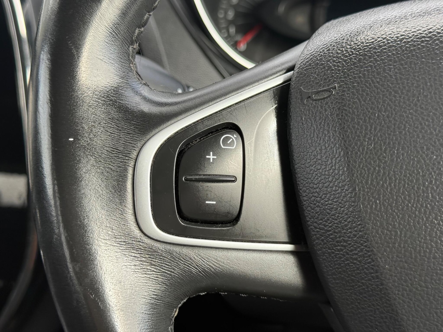 Used Renault Captur 2016 for sale - 76681965: Photo 23