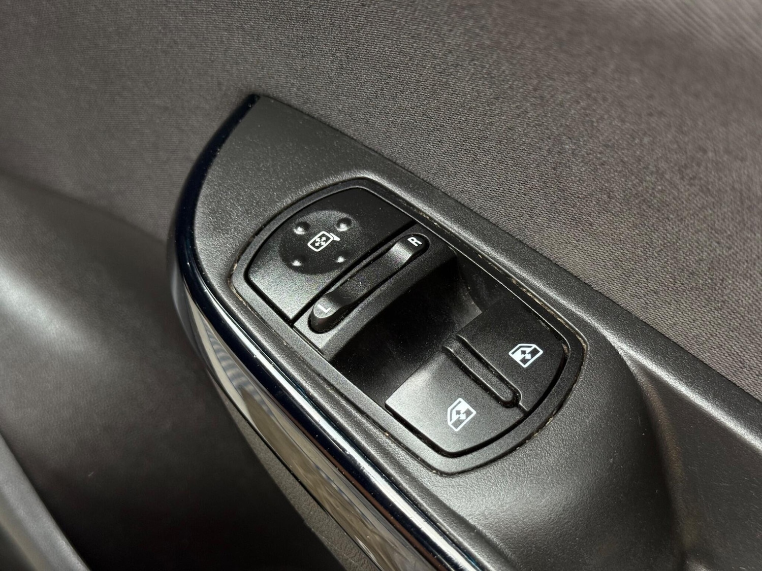 Used Vauxhall Corsa 2016 for sale - 76681966: Photo 25