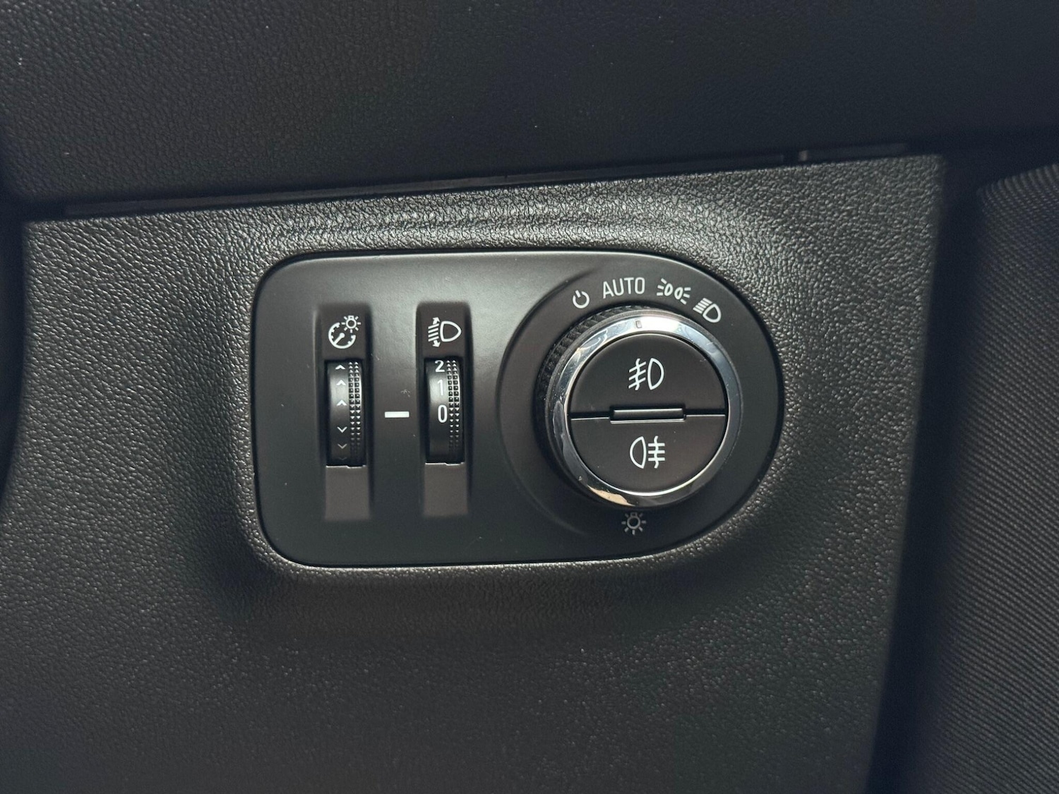 Used Vauxhall Corsa 2017 for sale - 76912674: Photo 28