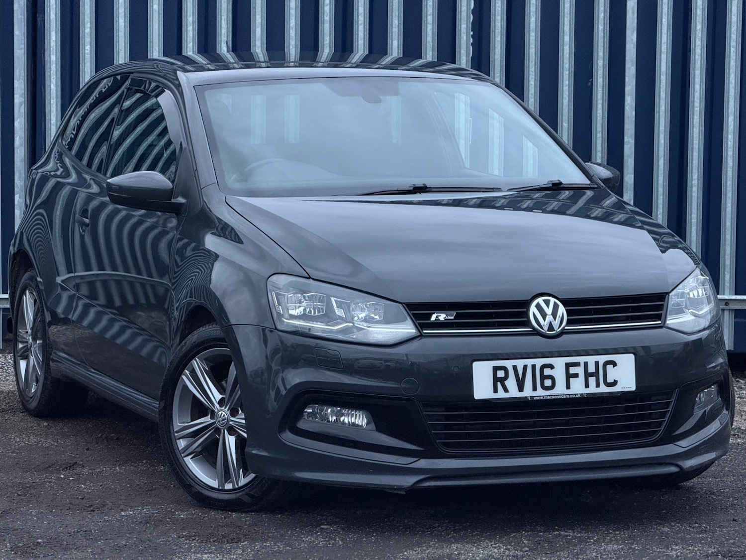 Used Volkswagen Polo 2016 for sale - 76591609: Photo 1