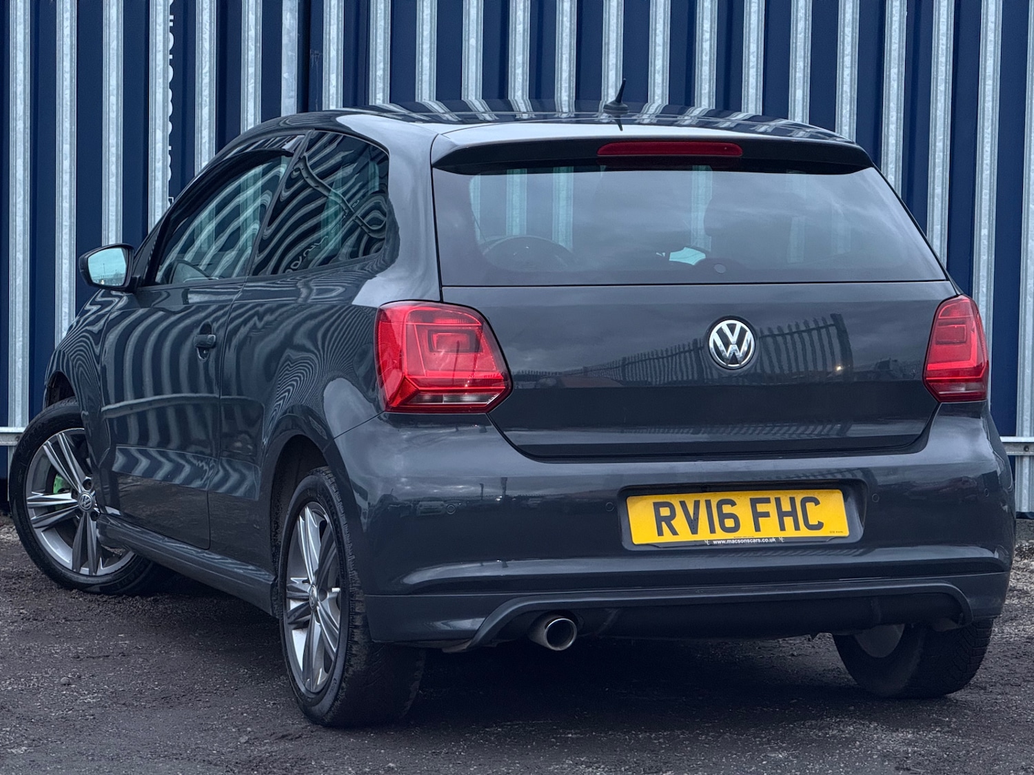 Used Volkswagen Polo 2016 for sale - 76591609: Photo 2