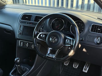 Used Volkswagen Polo 2016 for sale - 76591609: Photo