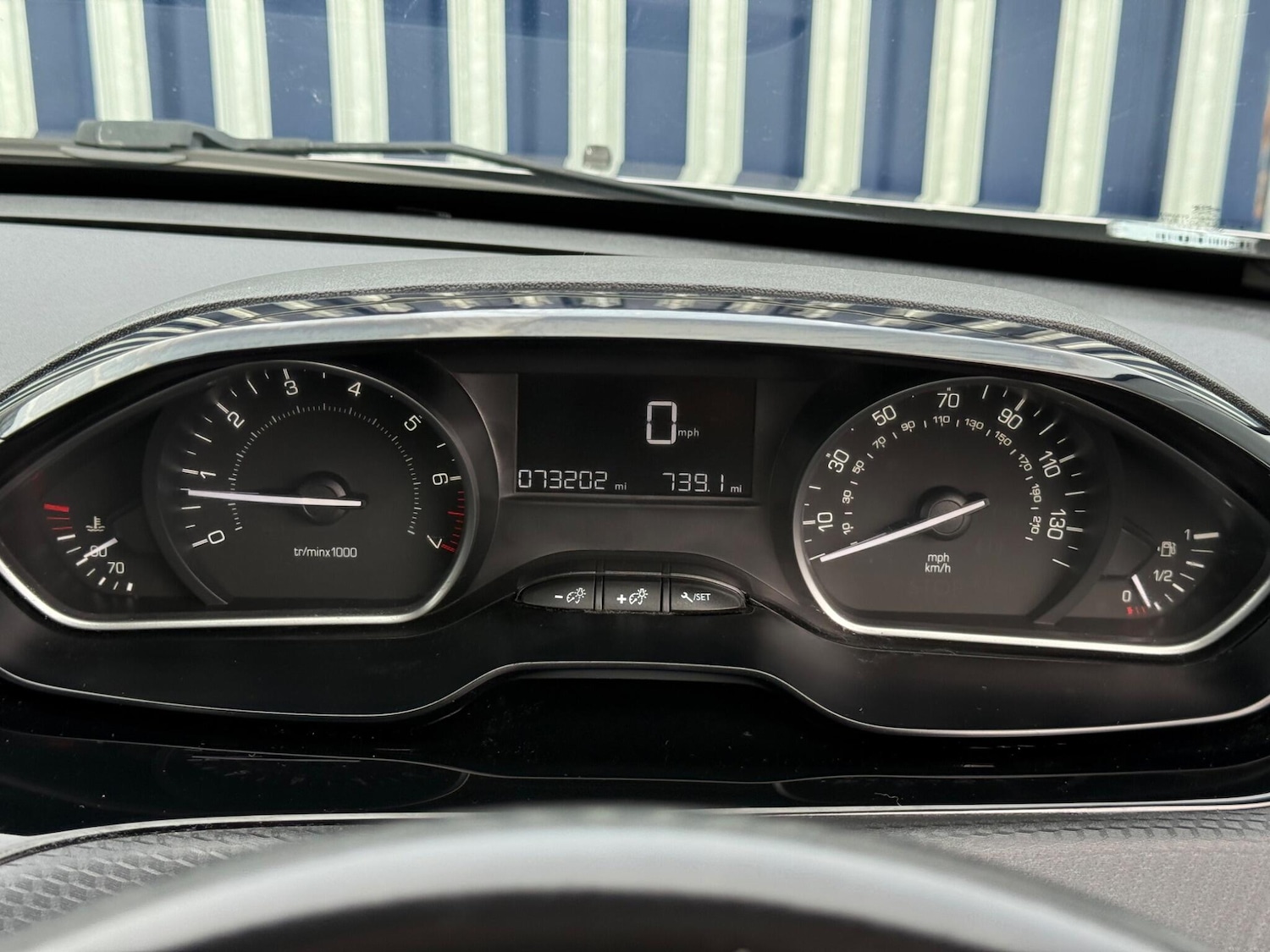 Used Peugeot 2008 2017 for sale - 76681953: Photo 19