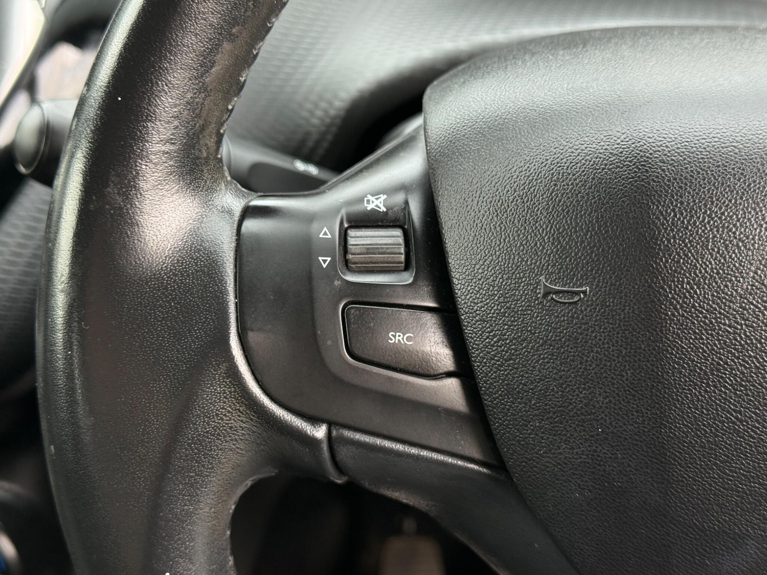 Used Peugeot 2008 2017 for sale - 76681953: Photo 22