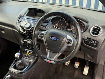 Used Ford Fiesta 2015 for sale - 75680352: Photo