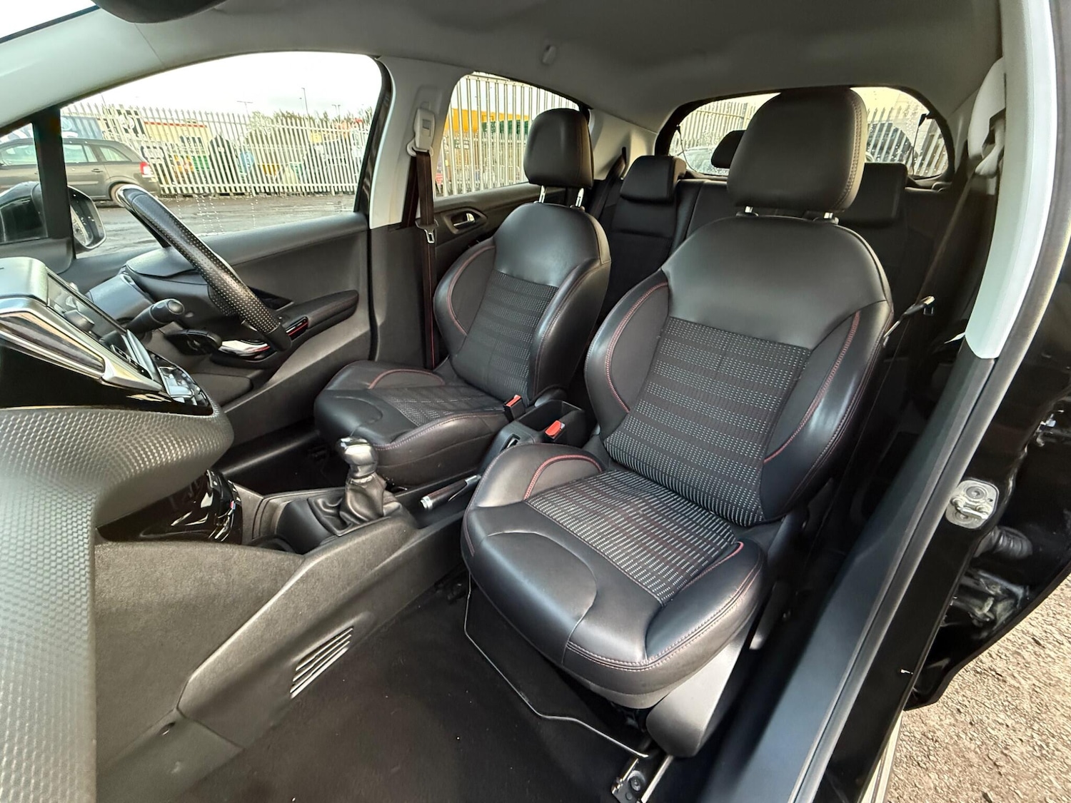 Used Peugeot 208 2016 for sale - 76681950: Photo 14