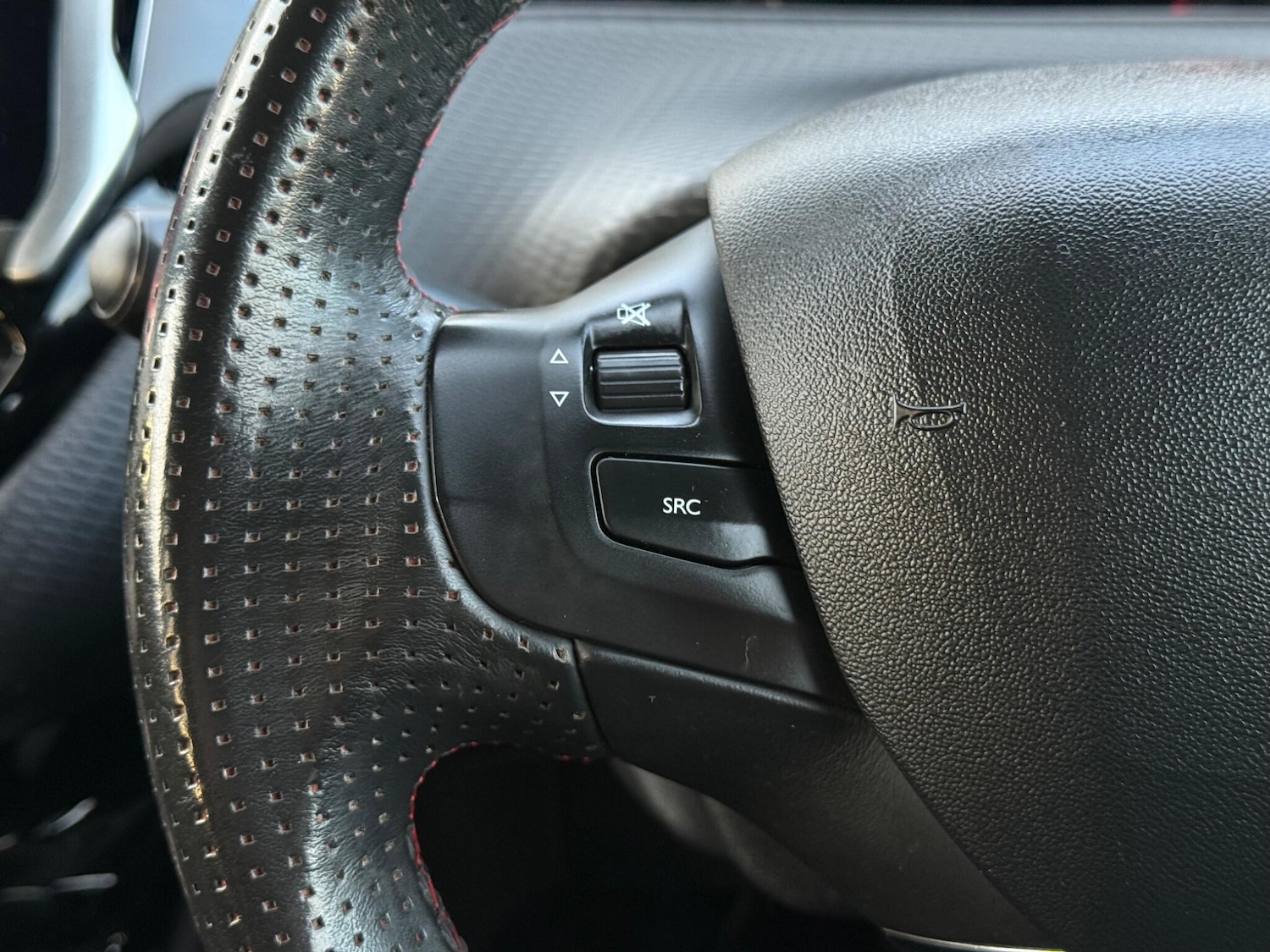 Used Peugeot 208 2016 for sale - 76681950: Photo 22