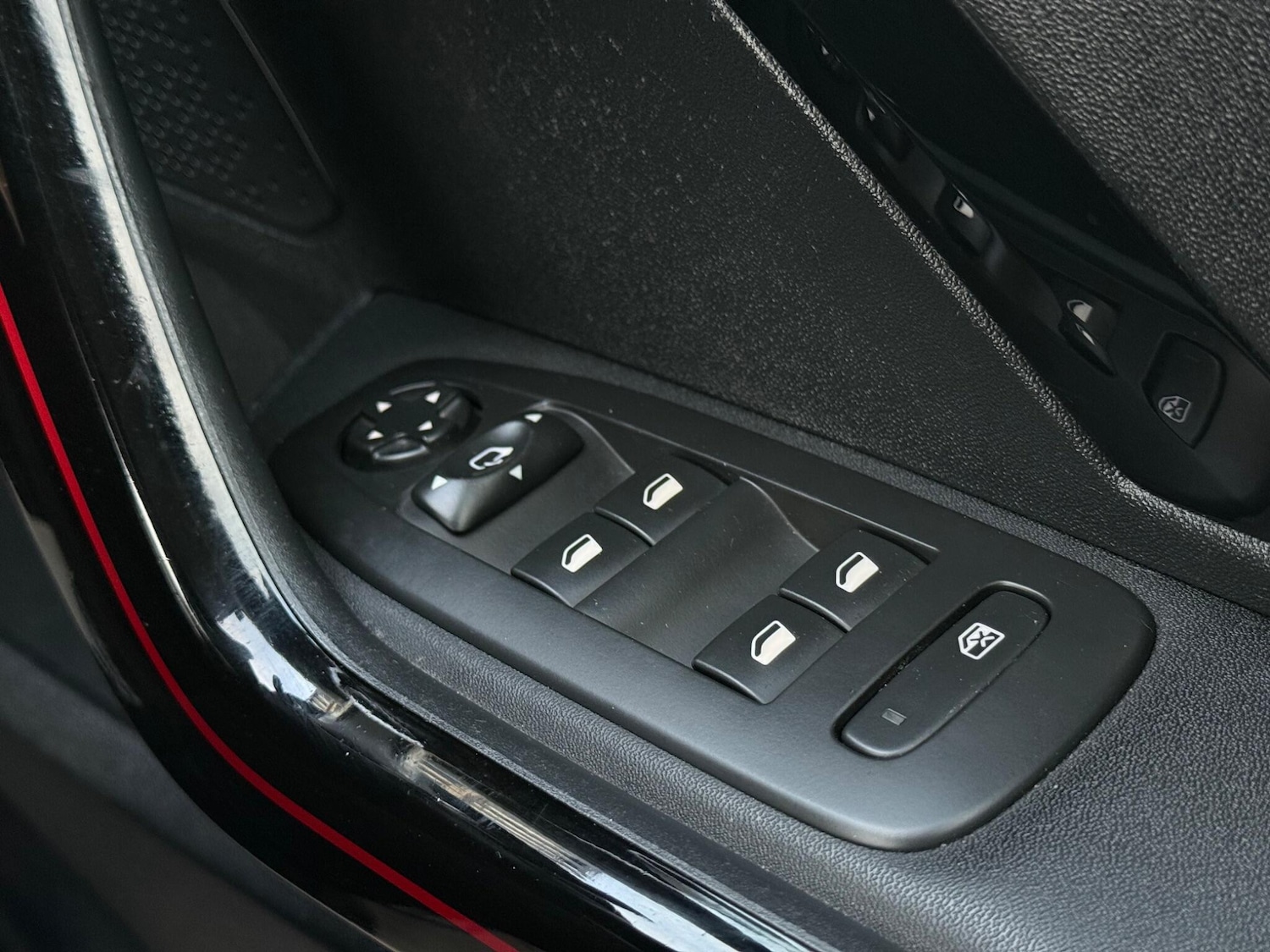 Used Peugeot 208 2016 for sale - 76681950: Photo 34