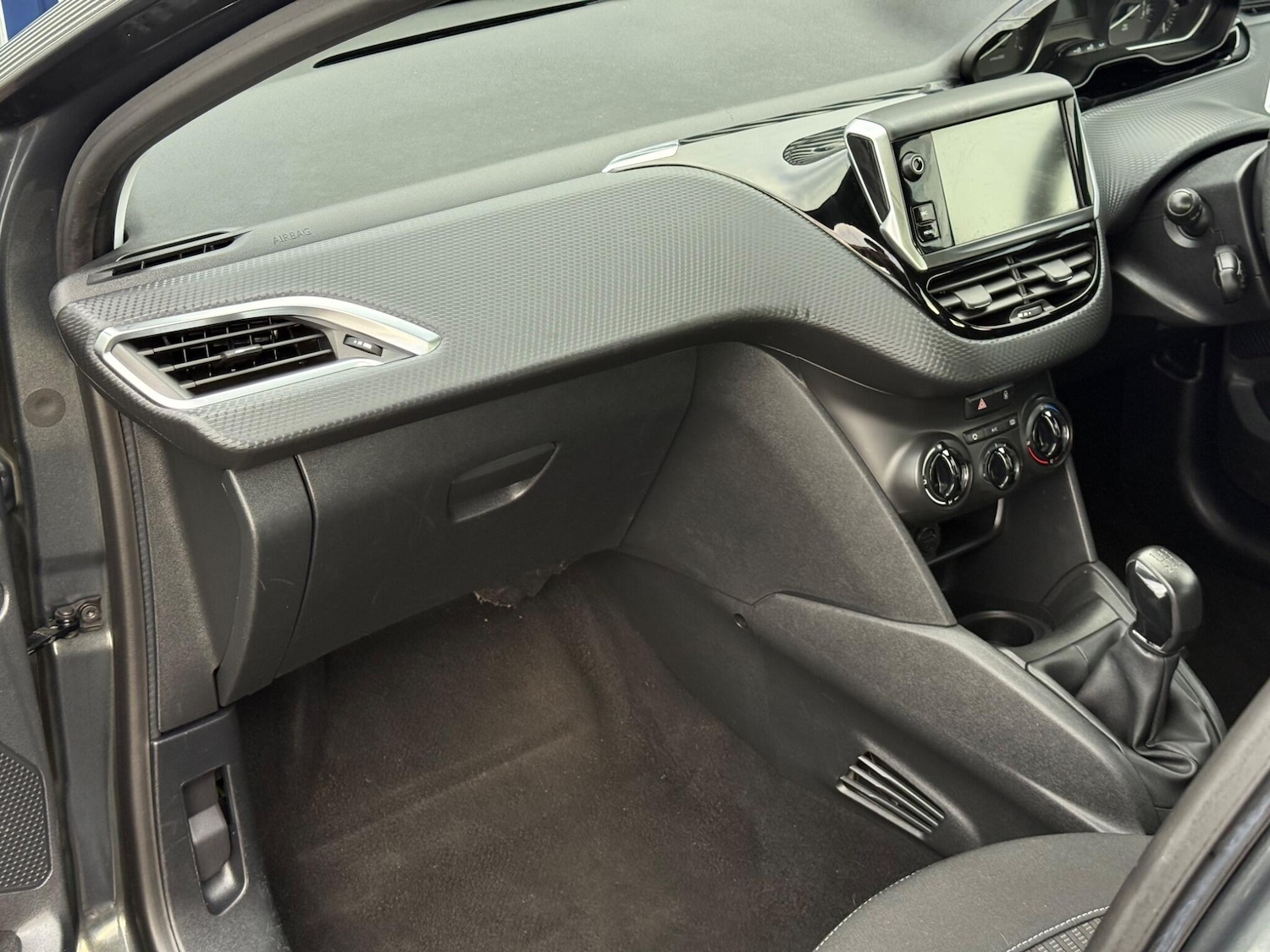 Used Peugeot 208 2016 for sale - 76681944: Photo 13