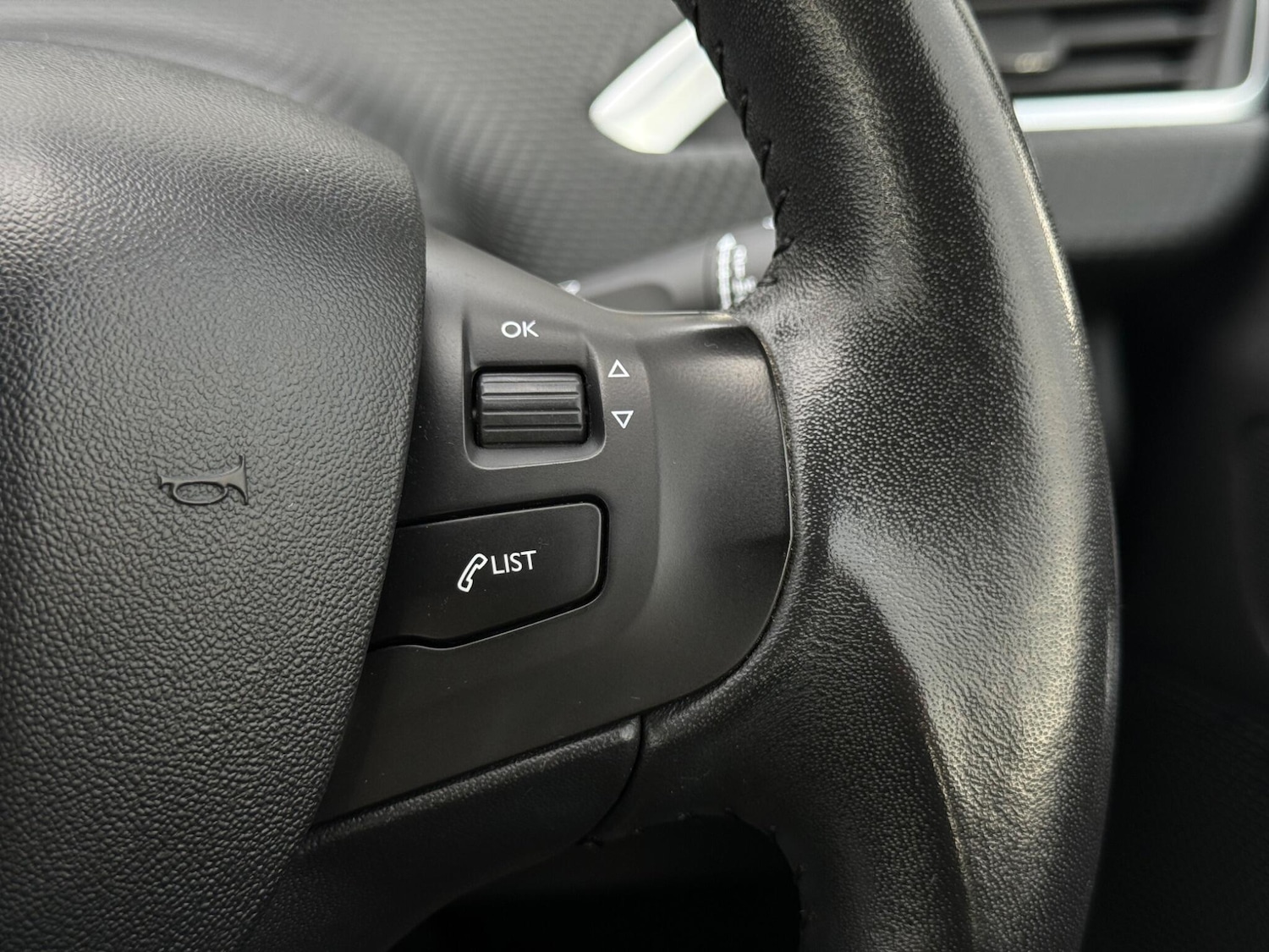 Used Peugeot 208 2016 for sale - 76681944: Photo 25