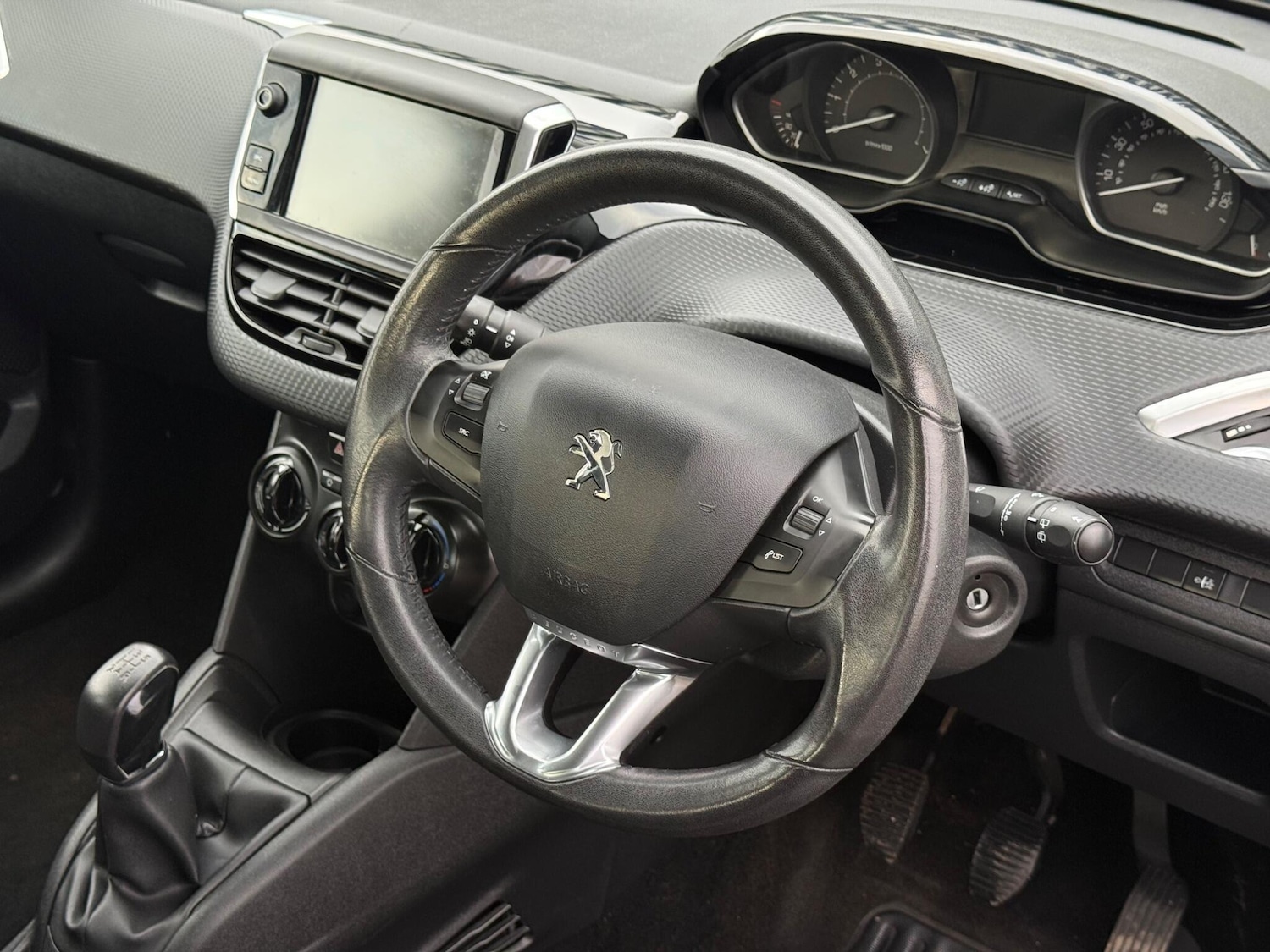 Used Peugeot 208 2016 for sale - 76681944: Photo 3