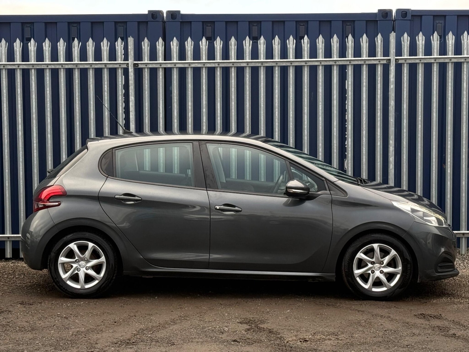 Used Peugeot 208 2016 for sale - 76681944: Photo 6