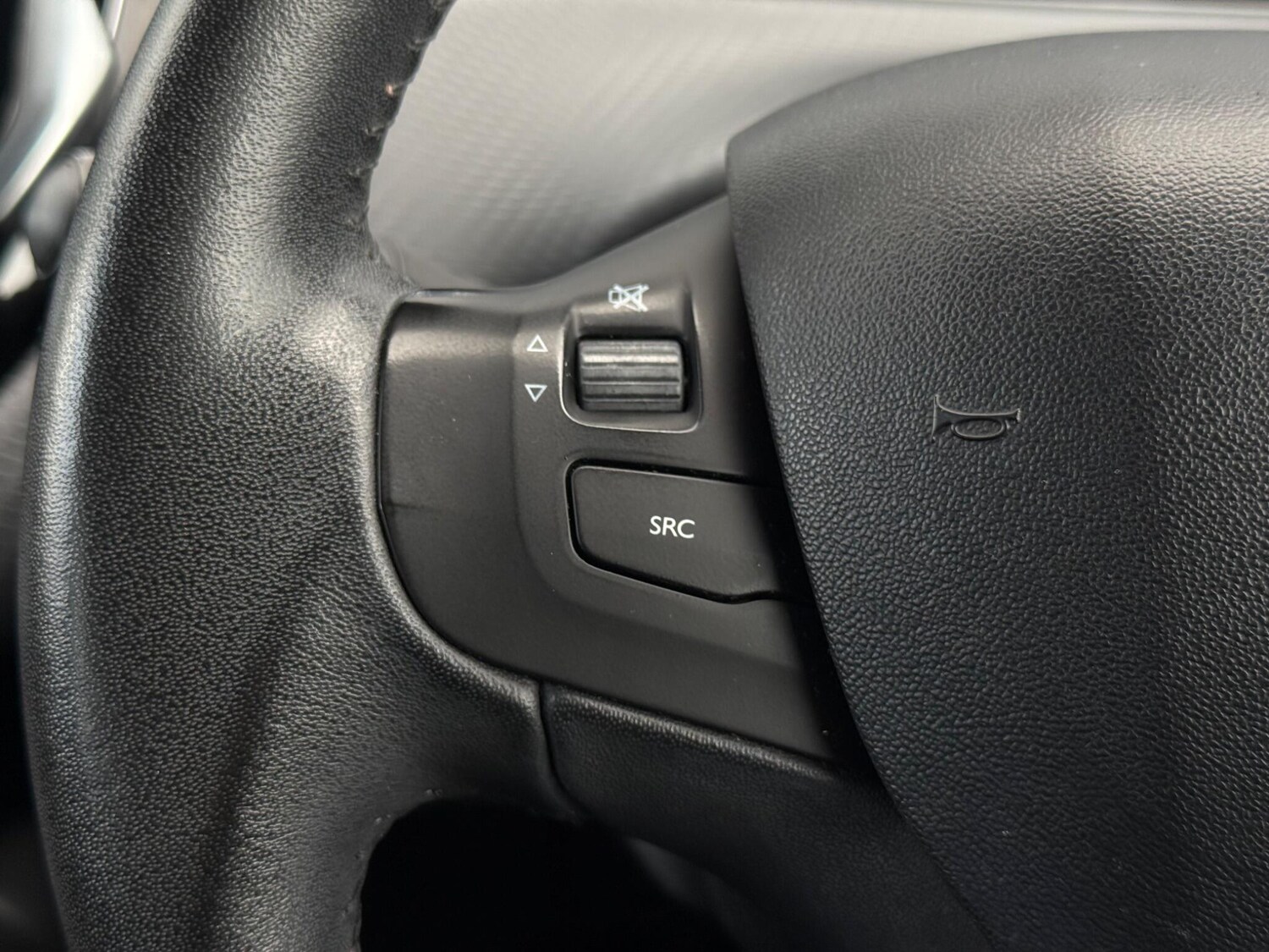 Used Peugeot 208 2016 for sale - 77376778: Photo 25