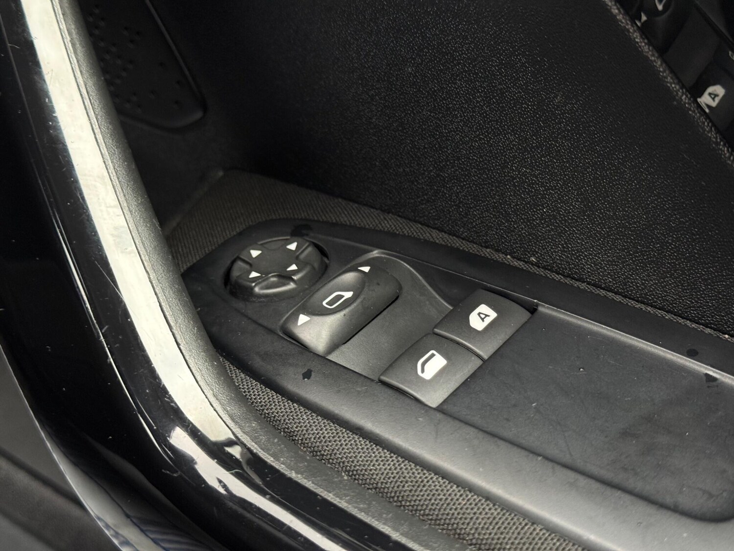 Used Peugeot 208 2016 for sale - 77376778: Photo 30