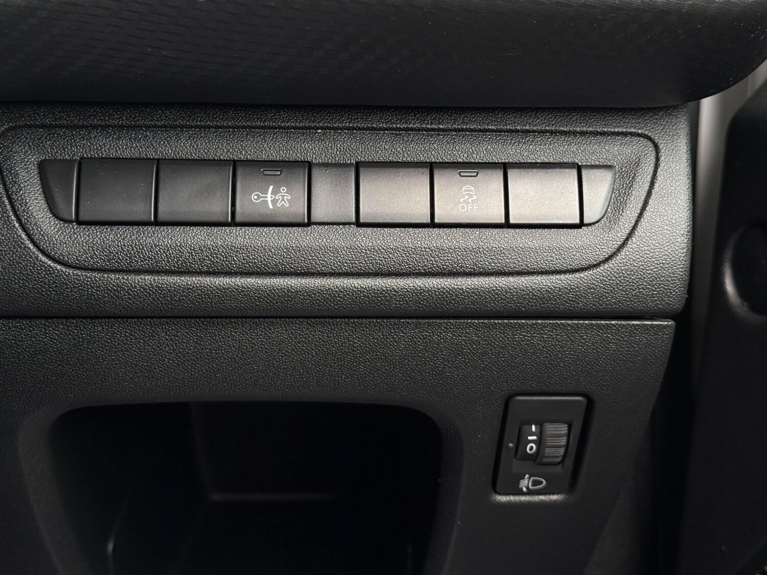 Used Peugeot 208 2016 for sale - 77376778: Photo 31