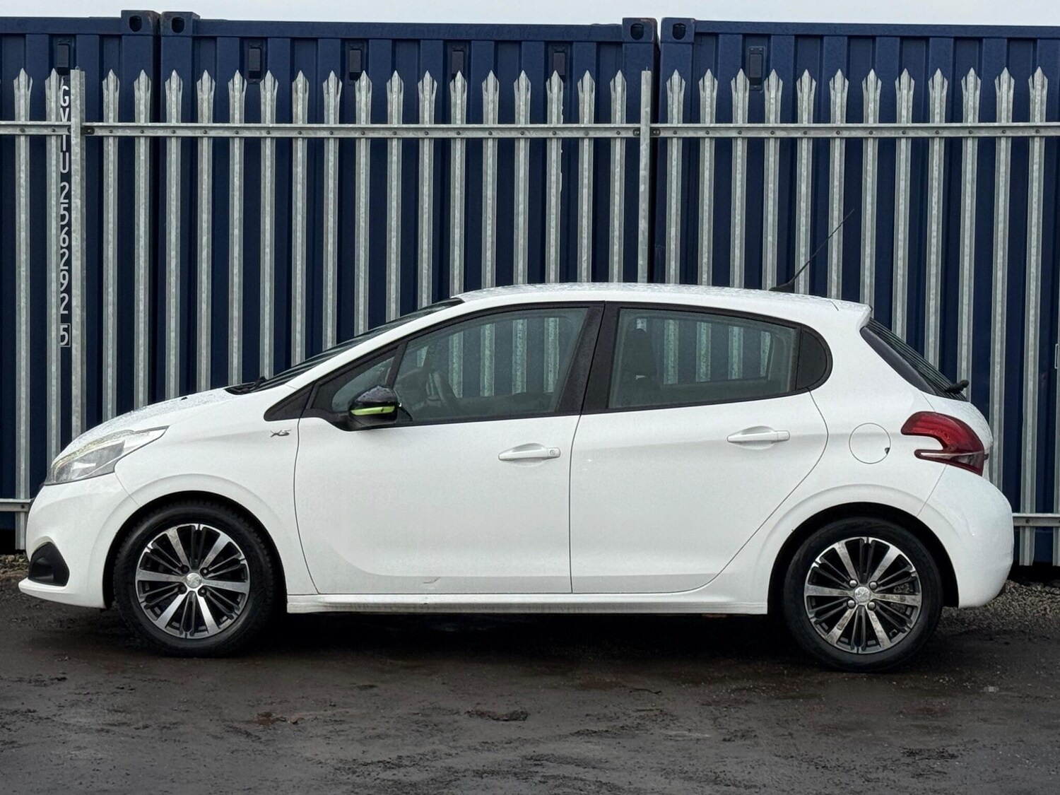 Used Peugeot 208 2016 for sale - 77376778: Photo 9