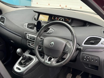 Used Renault Grand Scenic 2016 for sale - 78384482: Photo