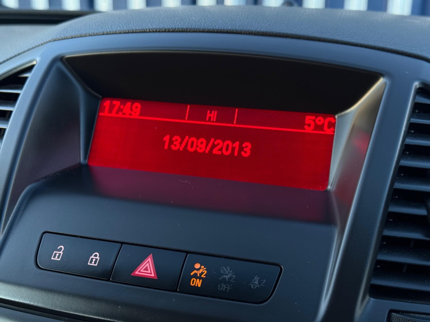 Used Vauxhall Insignia 2013 for sale - 77898158: Photo 24