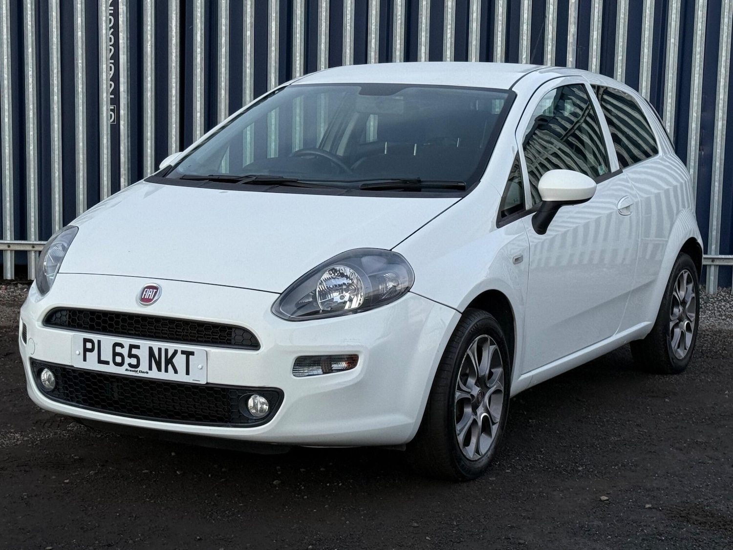 Used Fiat Punto 2016 for sale - 76997472: Photo 10