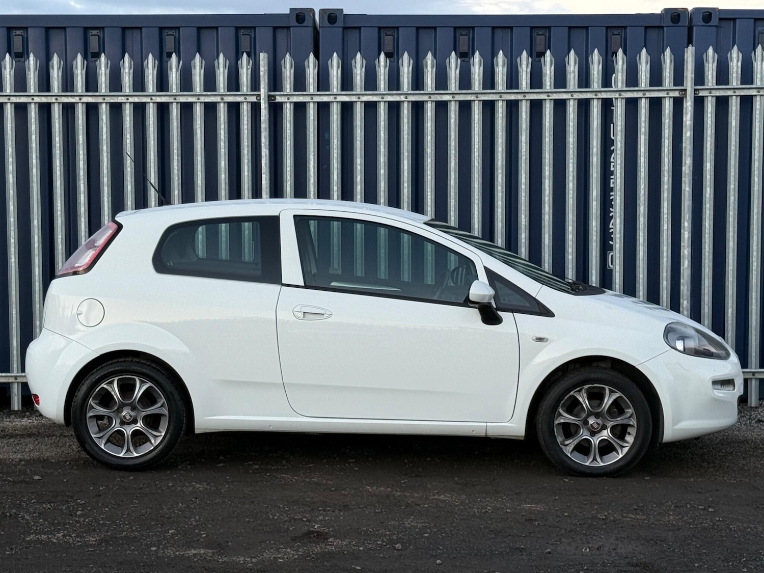 Used Fiat Punto 2016 for sale - 76997472: Photo 6