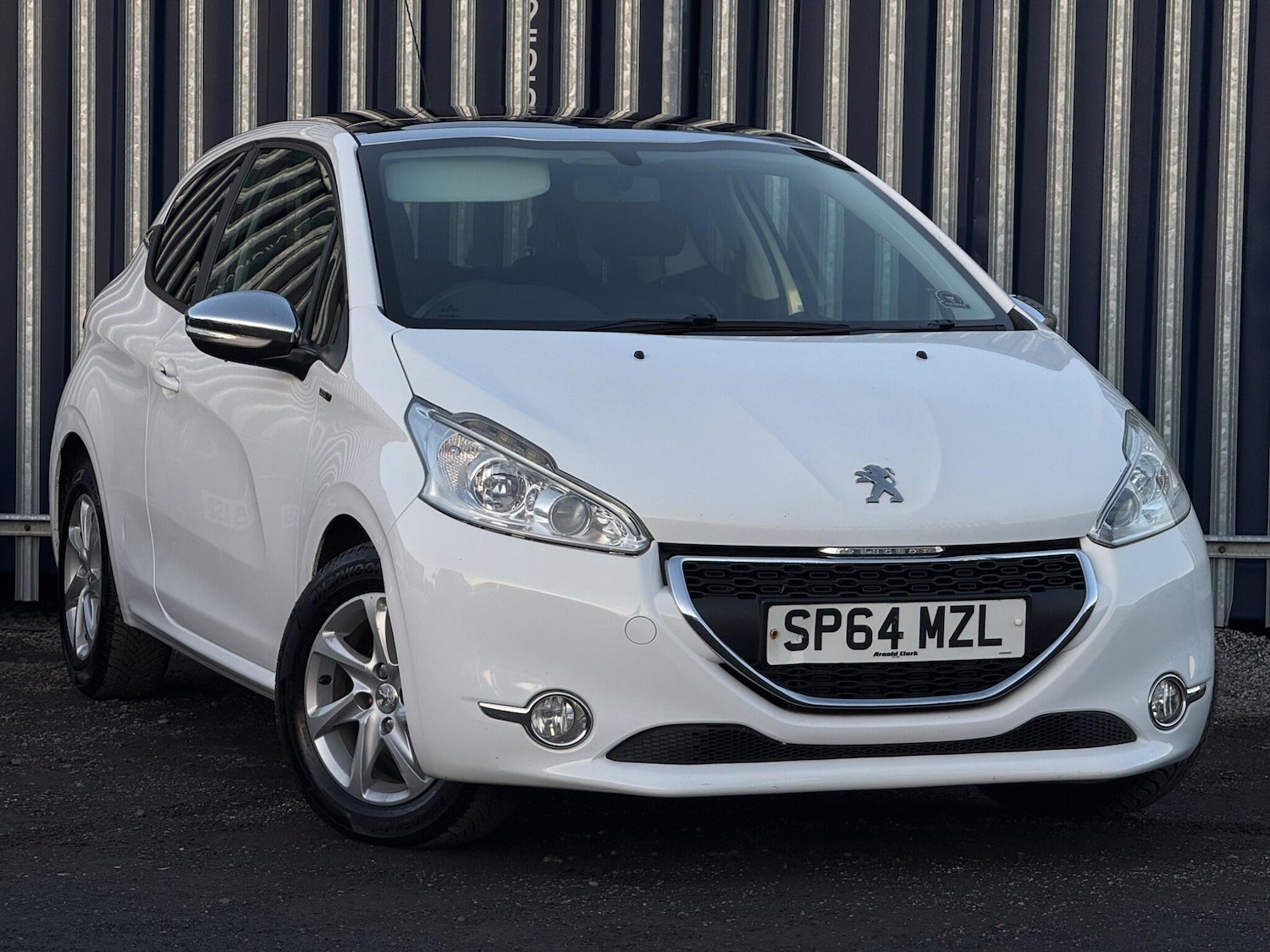 Used Peugeot 208 2015 for sale - 76759689: Photo 1