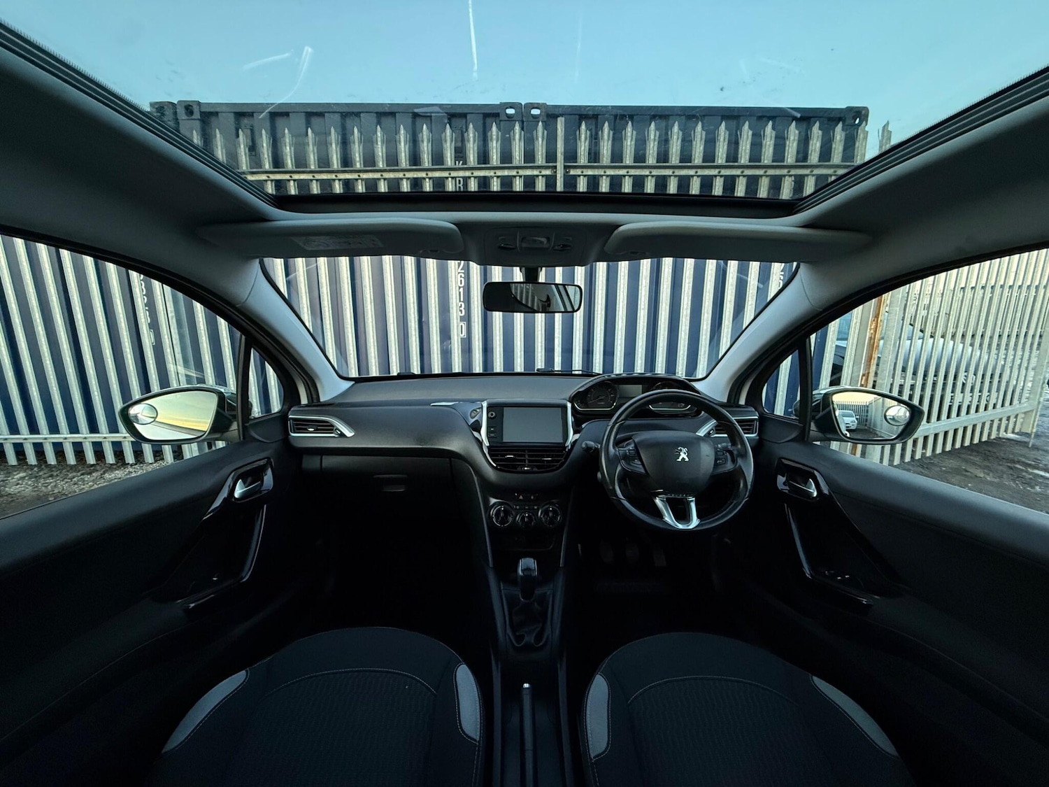 Used Peugeot 208 2015 for sale - 76759689: Photo 16