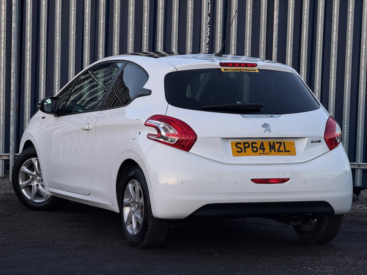 Used Peugeot 208 2015 for sale - 76759689: Photo 2