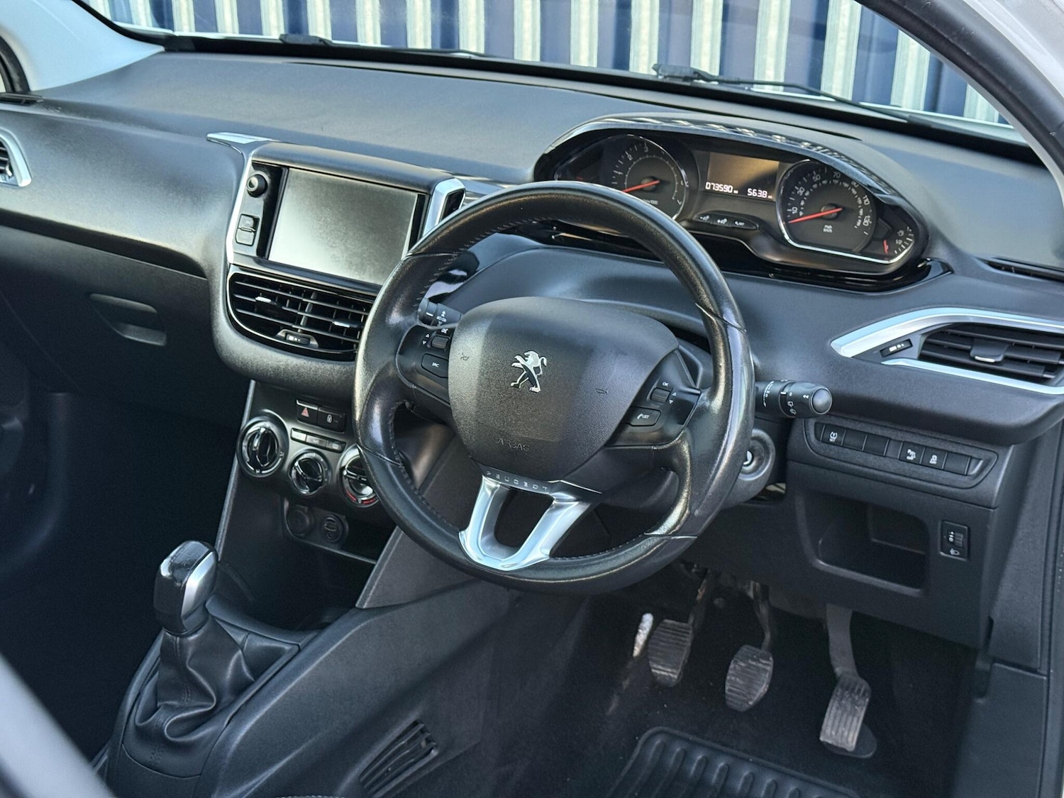 Used Peugeot 208 2015 for sale - 76759689: Photo 3