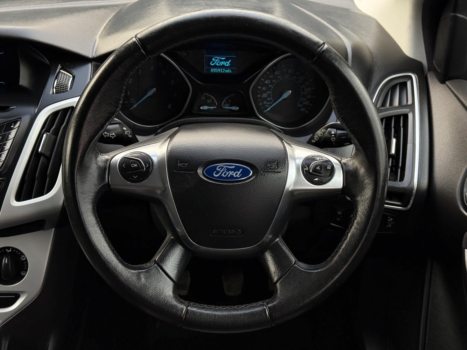 Used Ford Focus 2013 for sale - 76681957: Photo 18