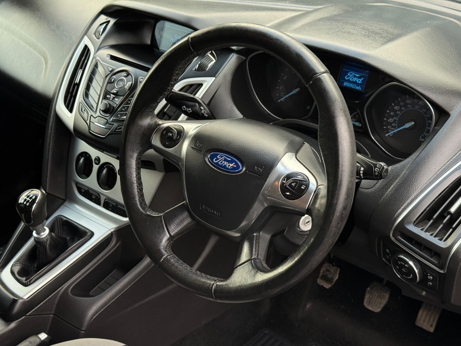 Used Ford Focus 2013 for sale - 76681957: Photo 3