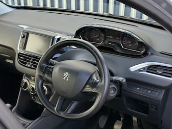 Used Peugeot 208 2012 for sale - 74141484: Photo