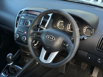 Used Kia Ceed 2011 for sale - 77794426: Photo