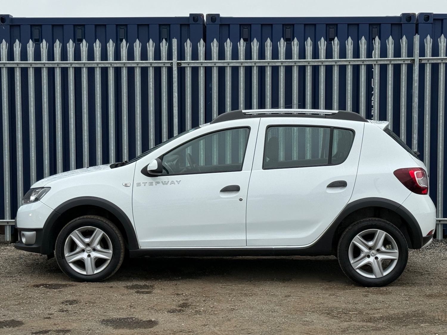 Used Dacia Sandero Stepway 2016 for sale - 76329642: Photo 9