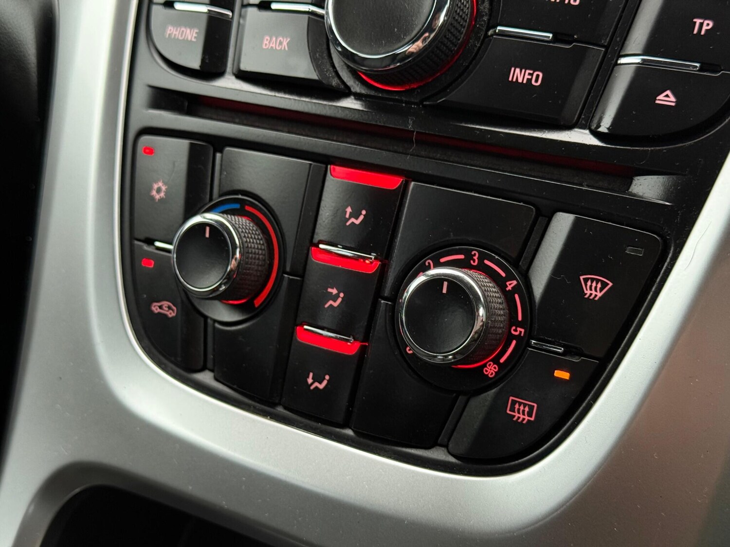 Used Vauxhall Astra for sale - 77510770: Photo 20