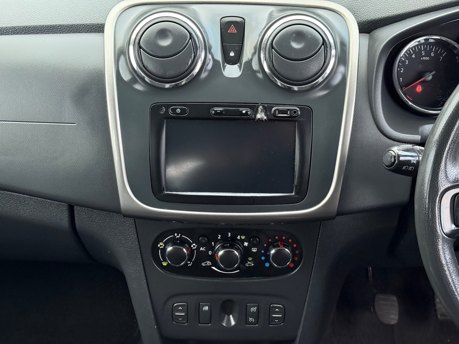Used Dacia Sandero Stepway 2013 for sale - 76329645: Photo 17