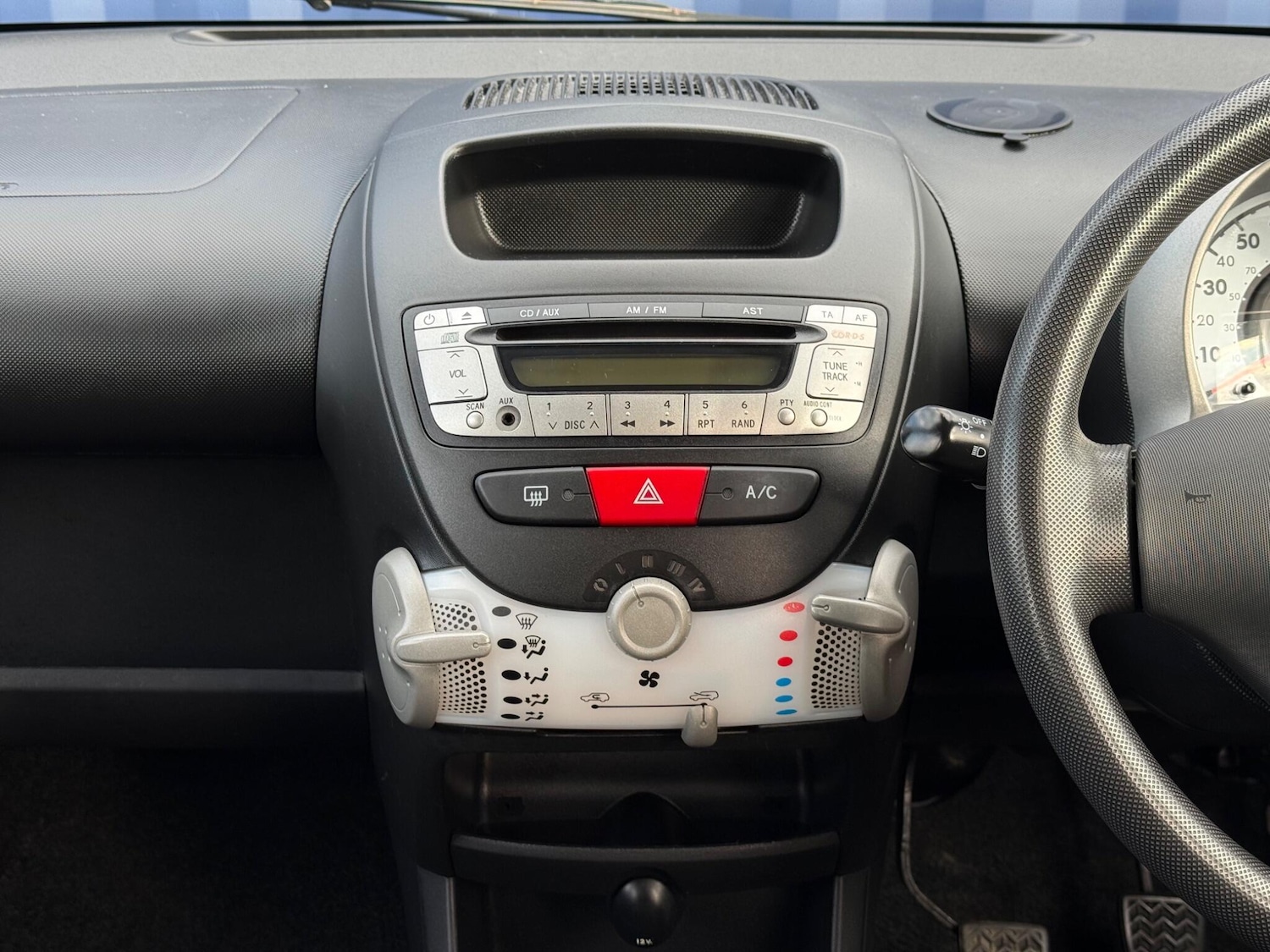 Used Peugeot 107 2014 for sale - 78148125: Photo 17