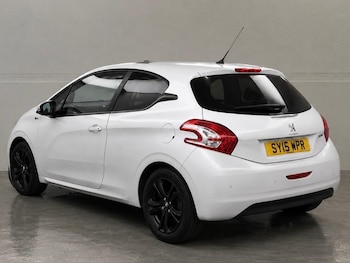 Used Peugeot 208 2015 for sale - 78689412: Photo