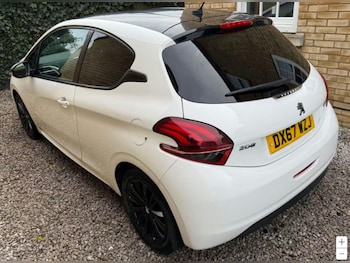 Used Peugeot 208 2017 for sale - 77799150: Photo