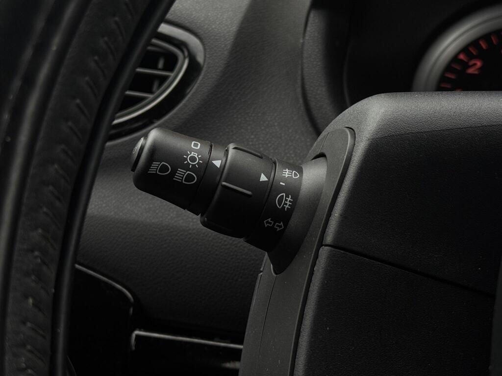 Used Renault Clio 2012 for sale - 77559873: Photo 31