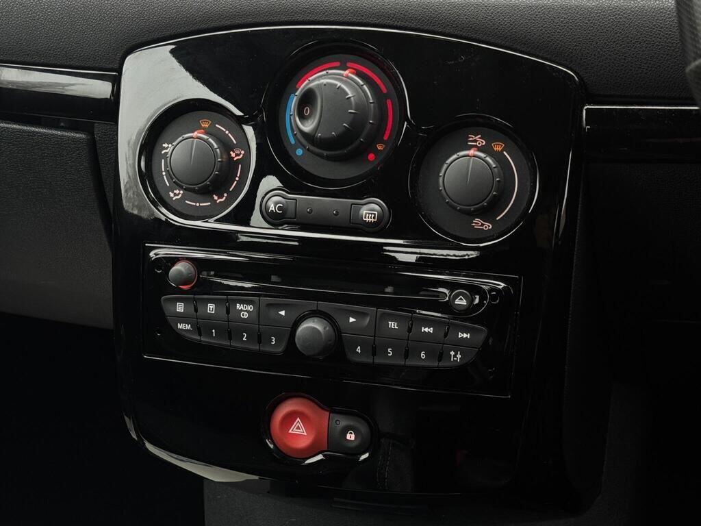 Used Renault Clio 2012 for sale - 77559873: Photo 41