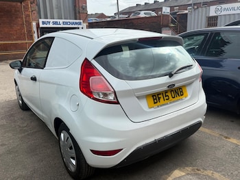 Used Ford Fiesta 2015 for sale - 78752365: Photo