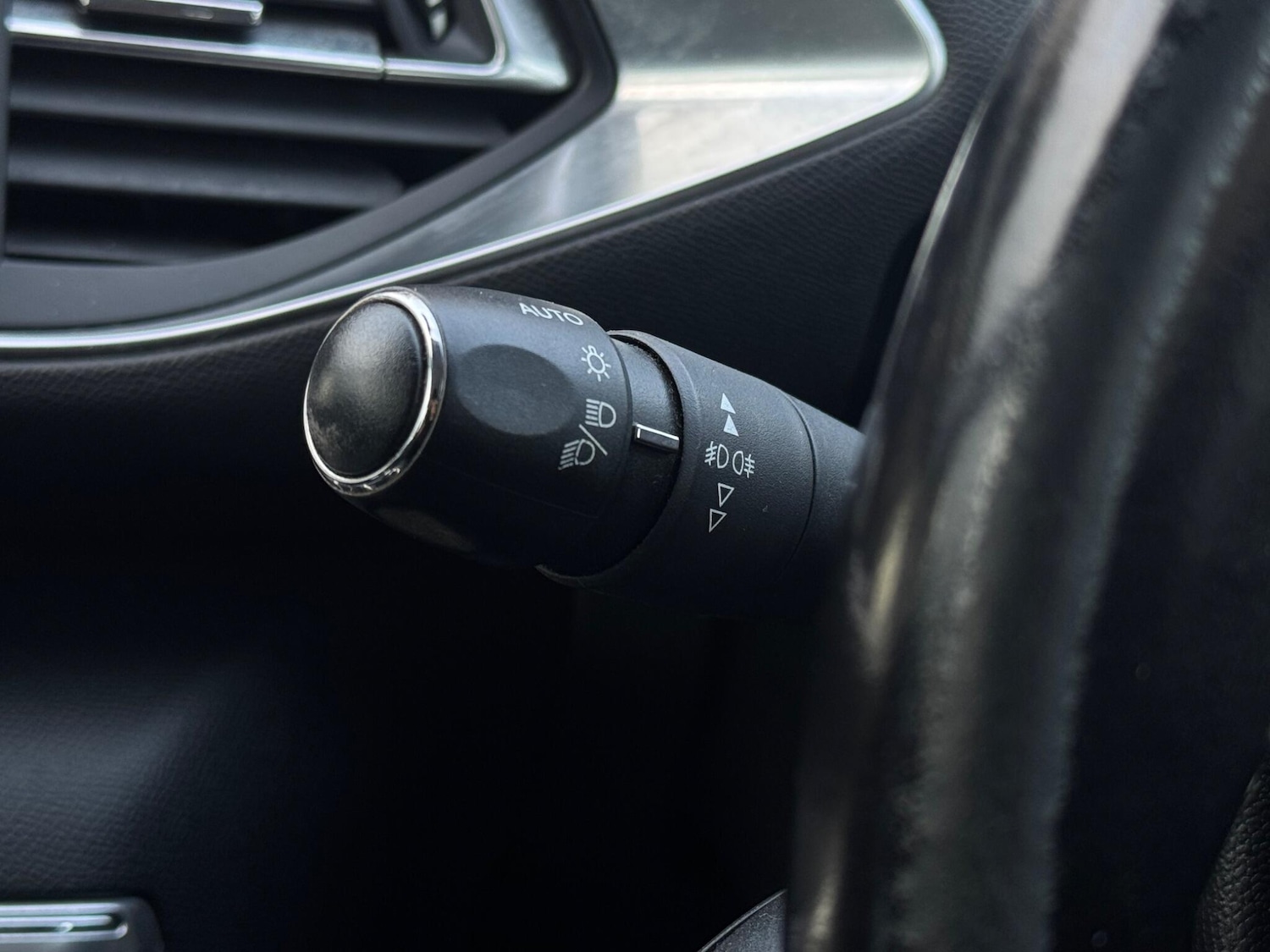 Used Peugeot 308 SW 2015 for sale - 77386788: Photo 35