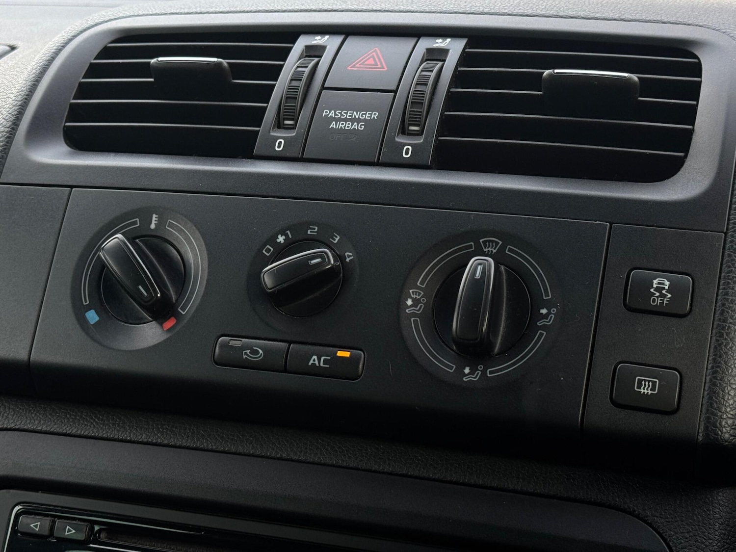 Used Skoda Fabia 2015 for sale - 77143107: Photo 38