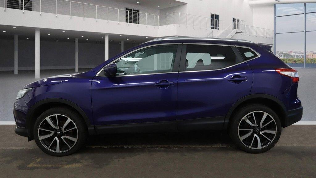 Used Nissan Qashqai 2015 for sale - 77411774: Photo 4