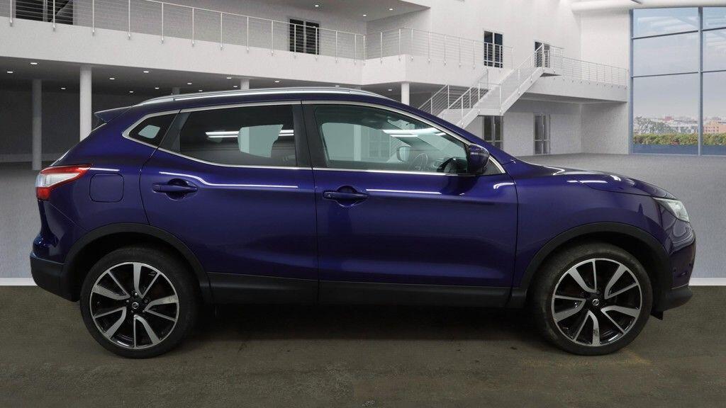 Used Nissan Qashqai 2015 for sale - 77411774: Photo 5