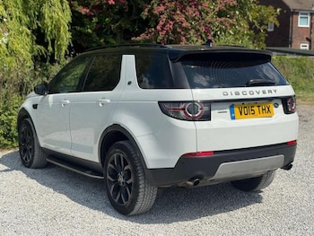 Used Land Rover Discovery Sport 2015 for sale - 77203376: Photo